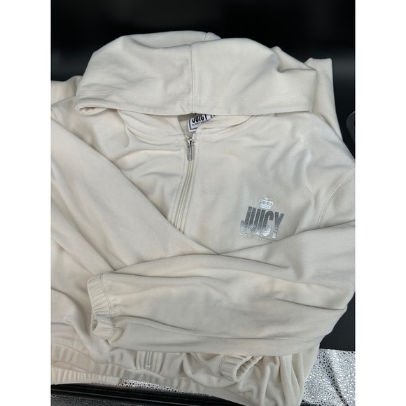 Juicy Couture Cream Zip-Up Hooded JumpsuitSize MVelour Lounge One Piece